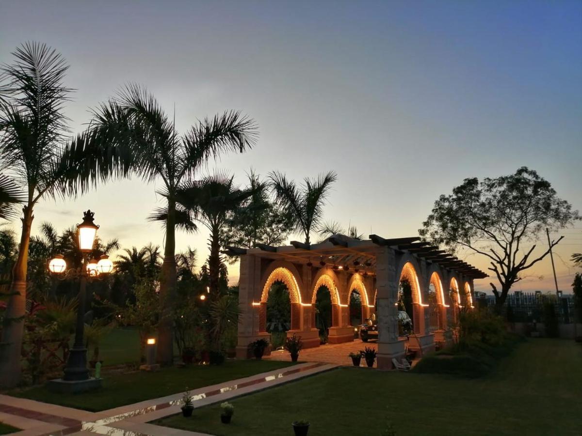 Mann The Palm Retreat Otel Lucknow Dış mekan fotoğraf
